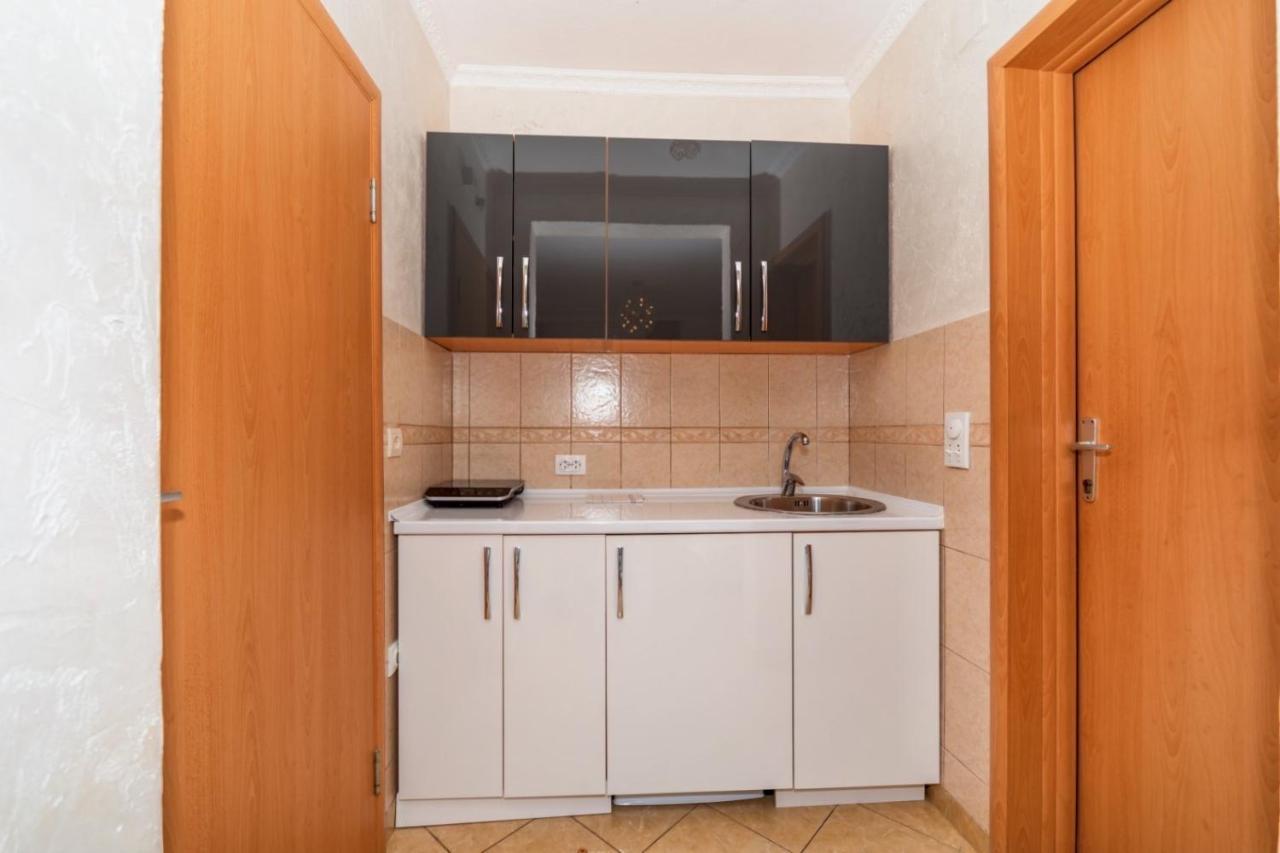 Ani Apartmani Dobra Voda Exterior photo